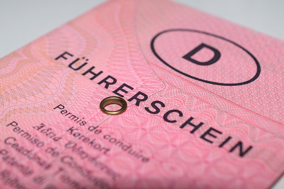 Fahrschule Führerschein Fahrerlaubnis pixabay Symbol