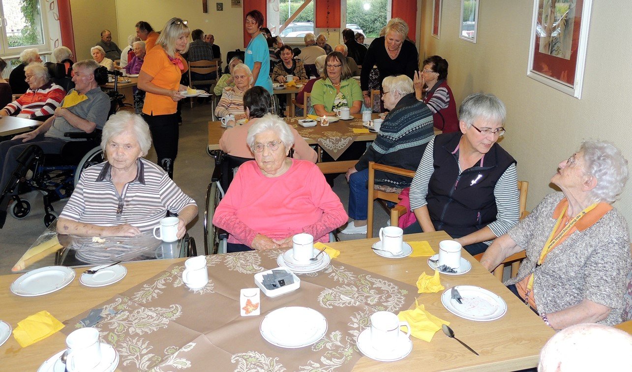 Frauenunion Grafenwöhr Senioren Altersheim Kaffeekränzchen Musik