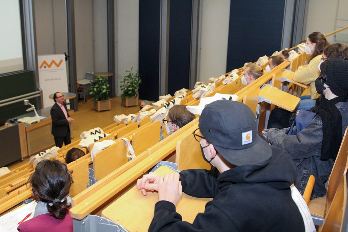 Erstsemesterbegrüßung im Siemens
Innovatorium am Campus Amberg. Bild:
Wiesel/OTH Amberg-Weiden