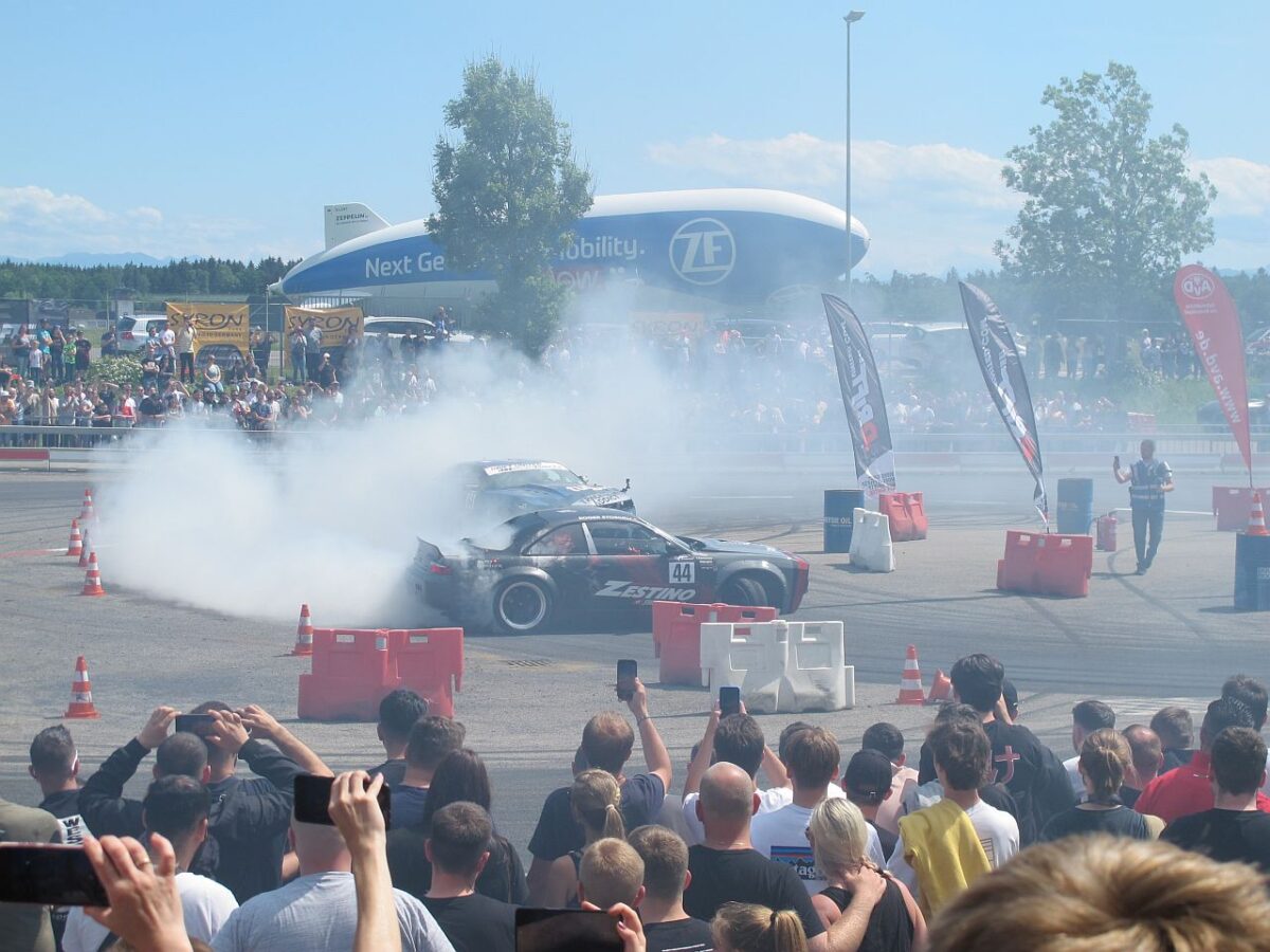 Rücksichtnahme auf Reifen kennen echte Drifter nicht. Foto: Karl Seiler