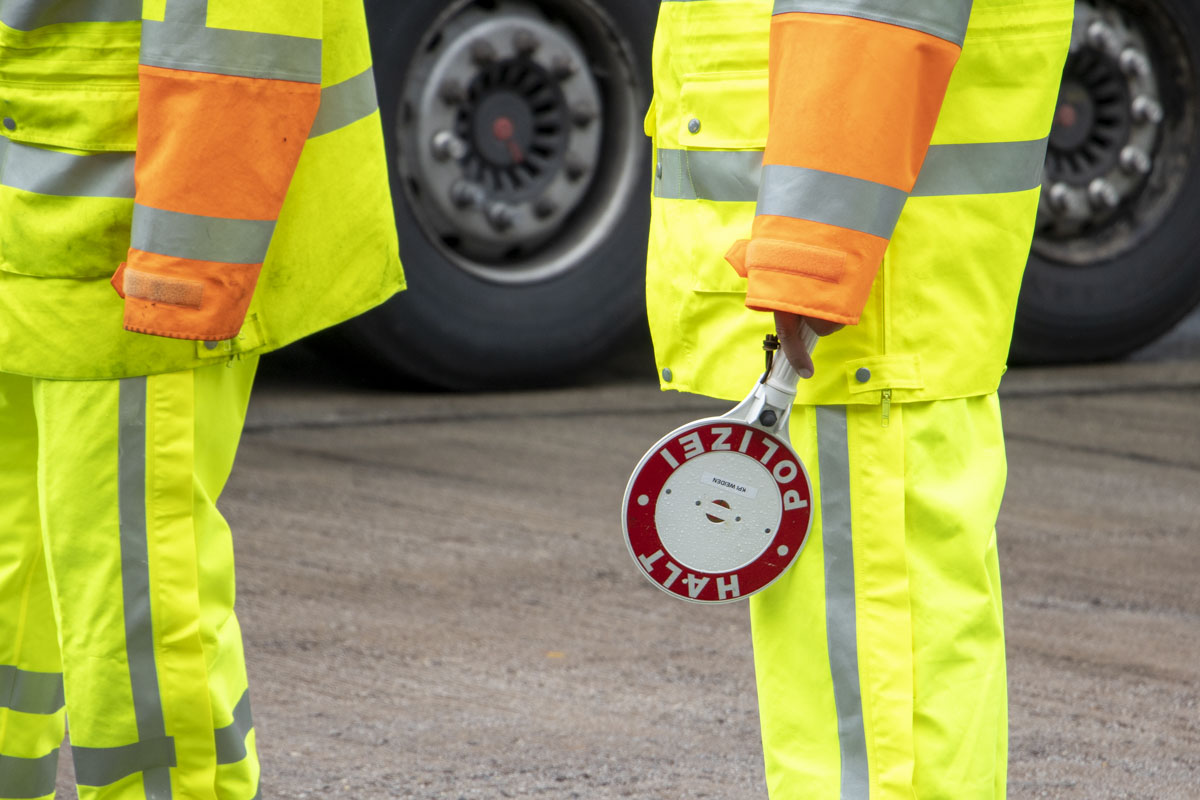 Verkehrskontrolle Polizei Symbolbild