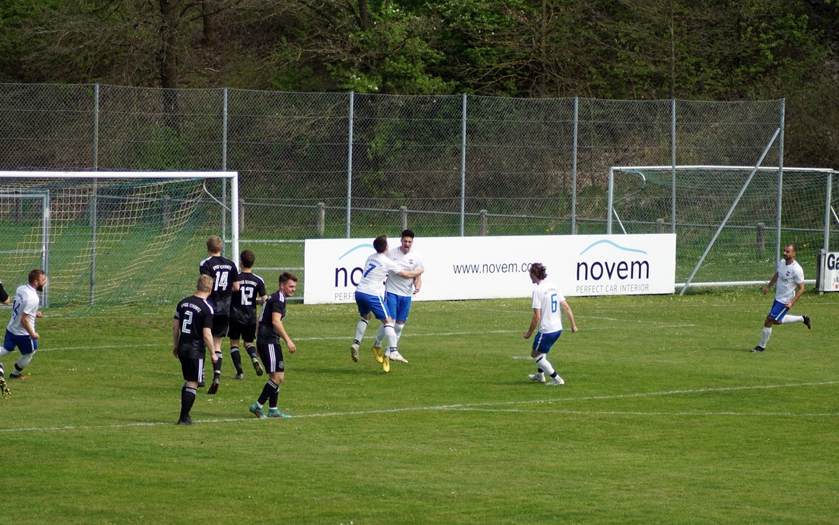 Jonas Heindl nach dem Führungstreffer für Vorbach. Foto: Jürgen Masching