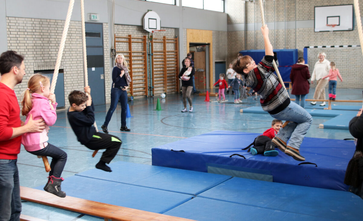 Mitmachen und Spaß haben: Unter diesem Motto standen die Angebote und Aktionen, die die „Schule am Kleefeld“ und das HPZ den Kindern und Jugendlichen zur Verfügung stellten. Foto: Stephan Landgraf