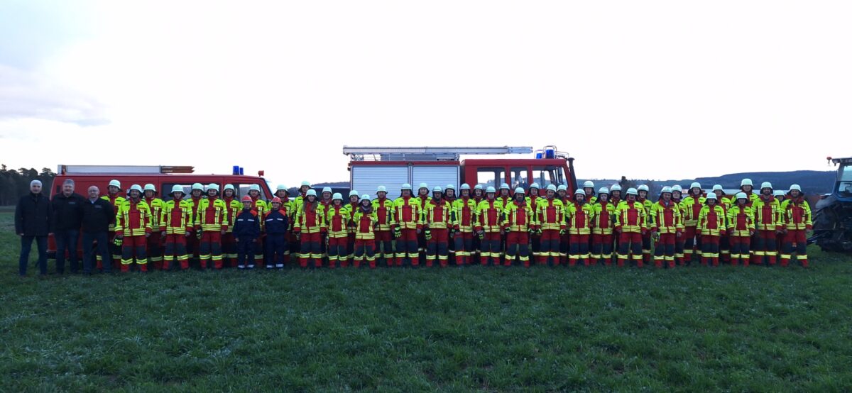 Neue Schutzanzüge für Erbendorfer Ortsfeuerwehren. Foto: Fabian Keppler-Stobrawe