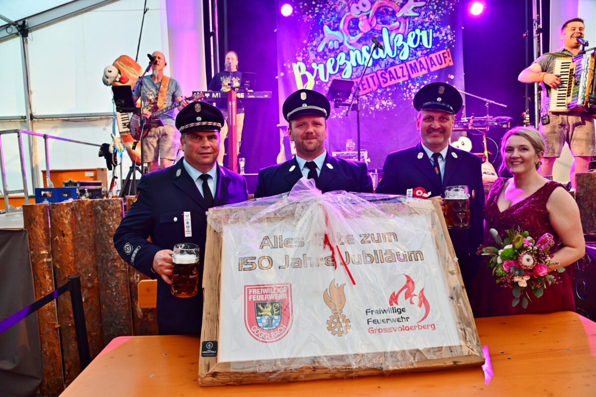 Thomas Rester, Martin Viehauser, Markus Zitzler und Festmutter Monika Duschinger. Foto: Dietmar Zwick