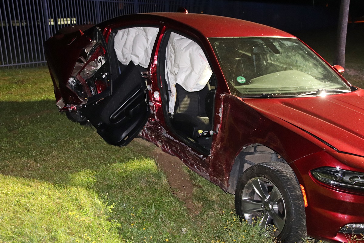 Das Auto wurde erheblich beschädigt.  Foto: Jürgen Masching
