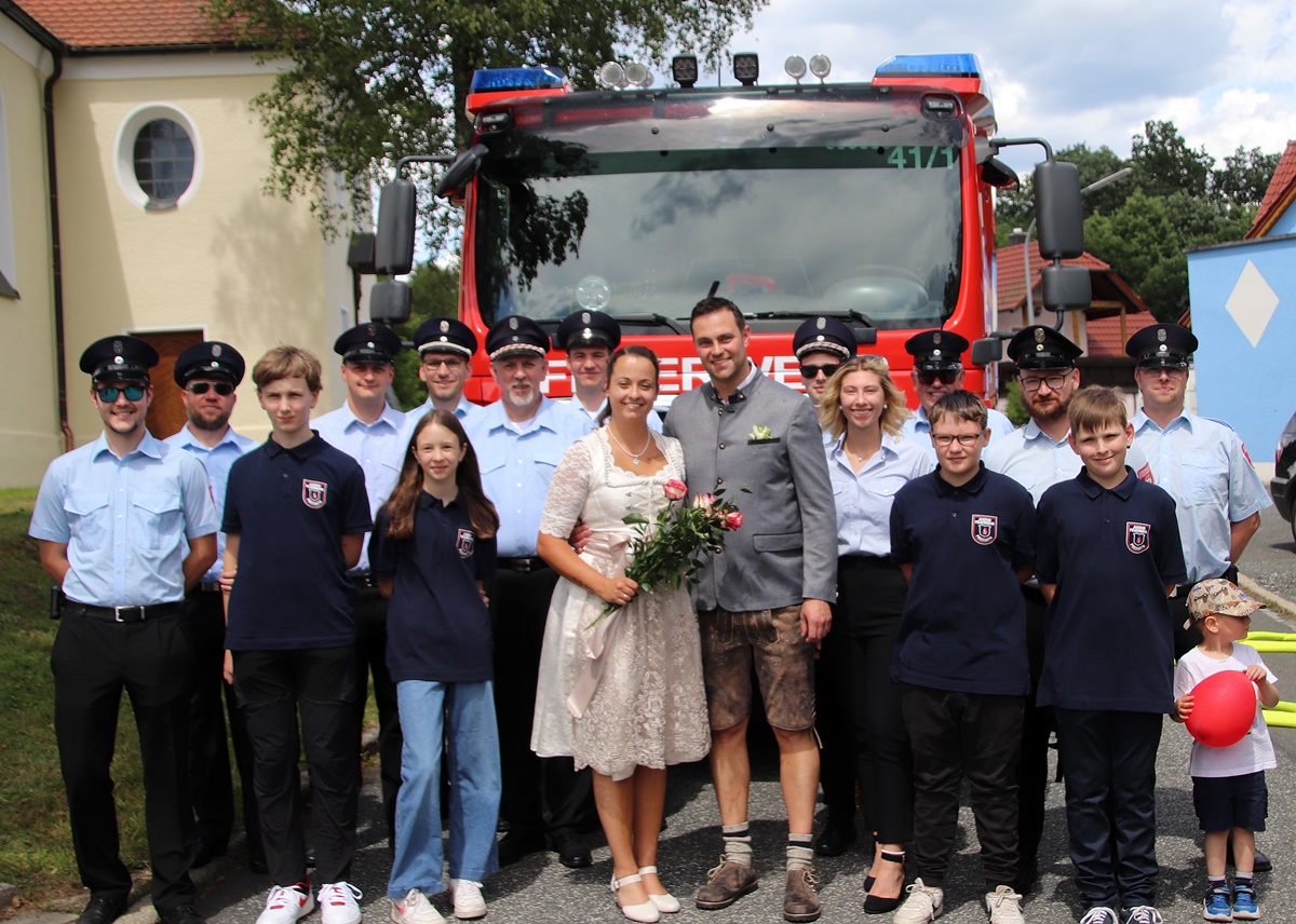 Gruppenbild mit der Pressather Wehr. Foto: Jürgen Masching