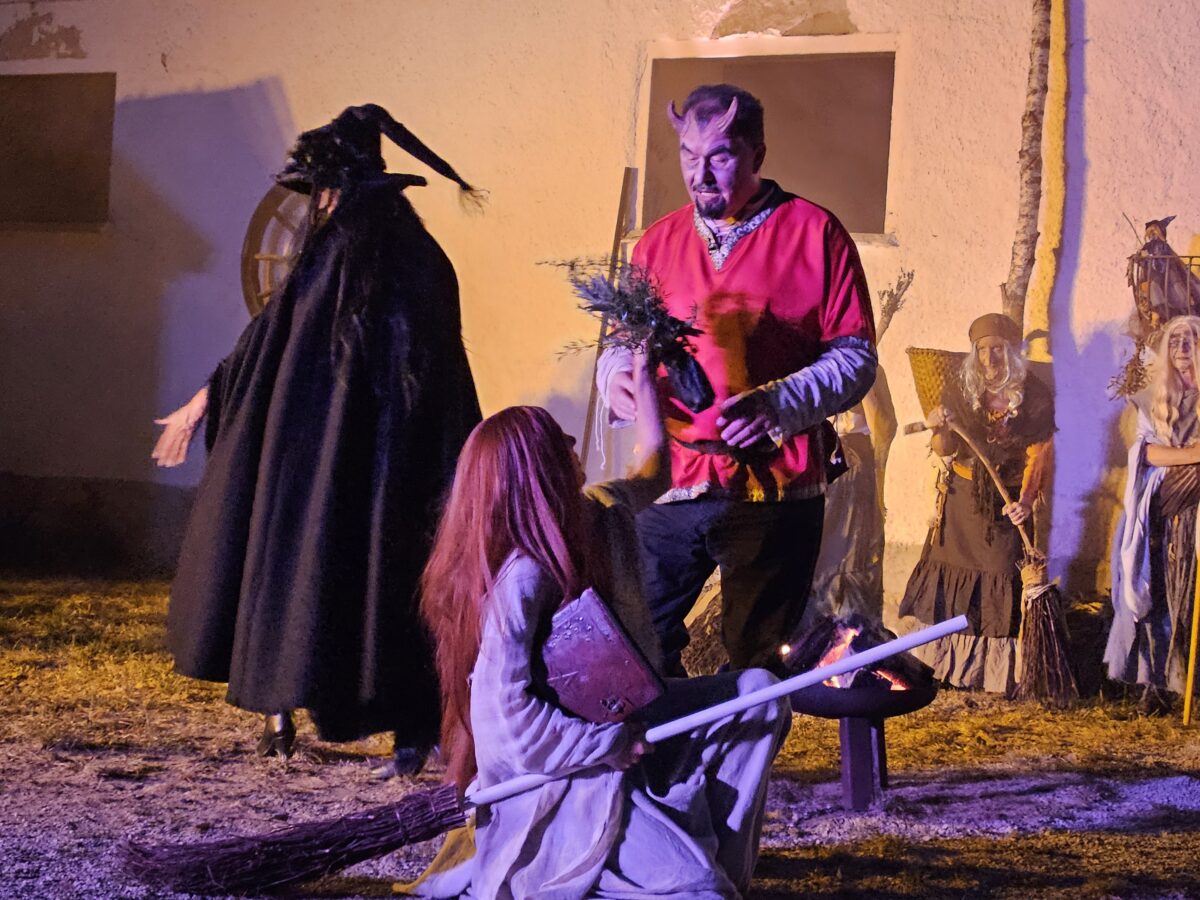 Hexenschwur mit Luzifer. Foto: Gabriele Buchbinder
