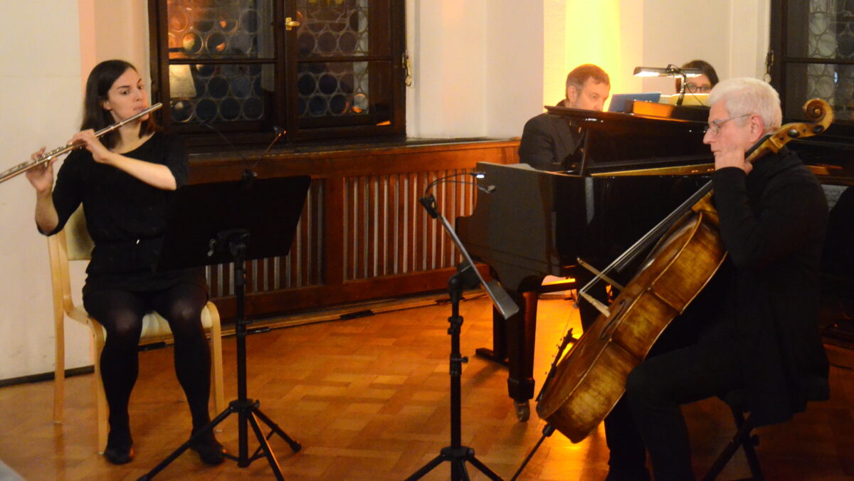 Im Alten Rathaus spielten Katharina Pausch, Janusz Skutella und Peter Pollinger Stücke von Carl Maria von Weber. Foto: Helmut Kunz 